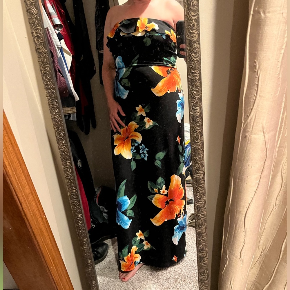 Floral strapless maxi dress